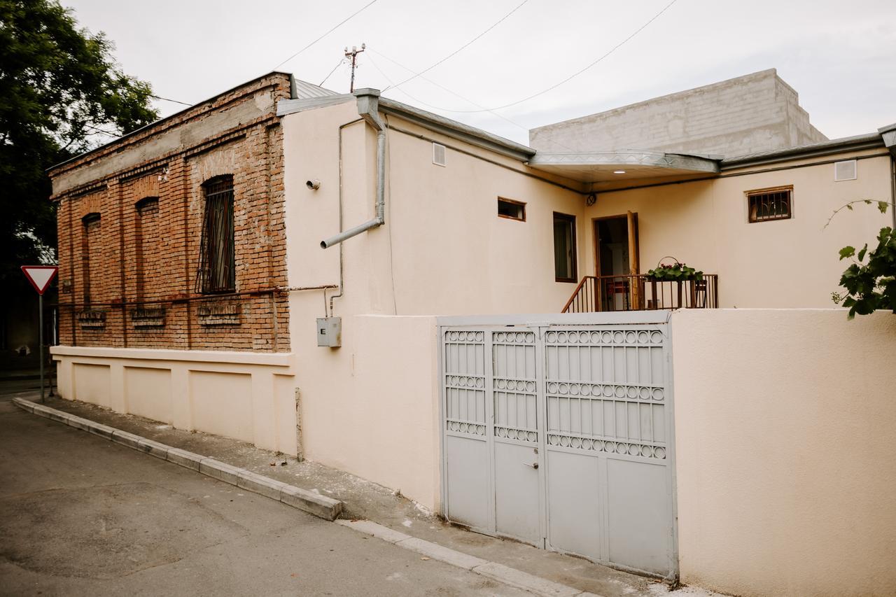 Tbilisi Viking Hostel ภายนอก รูปภาพ