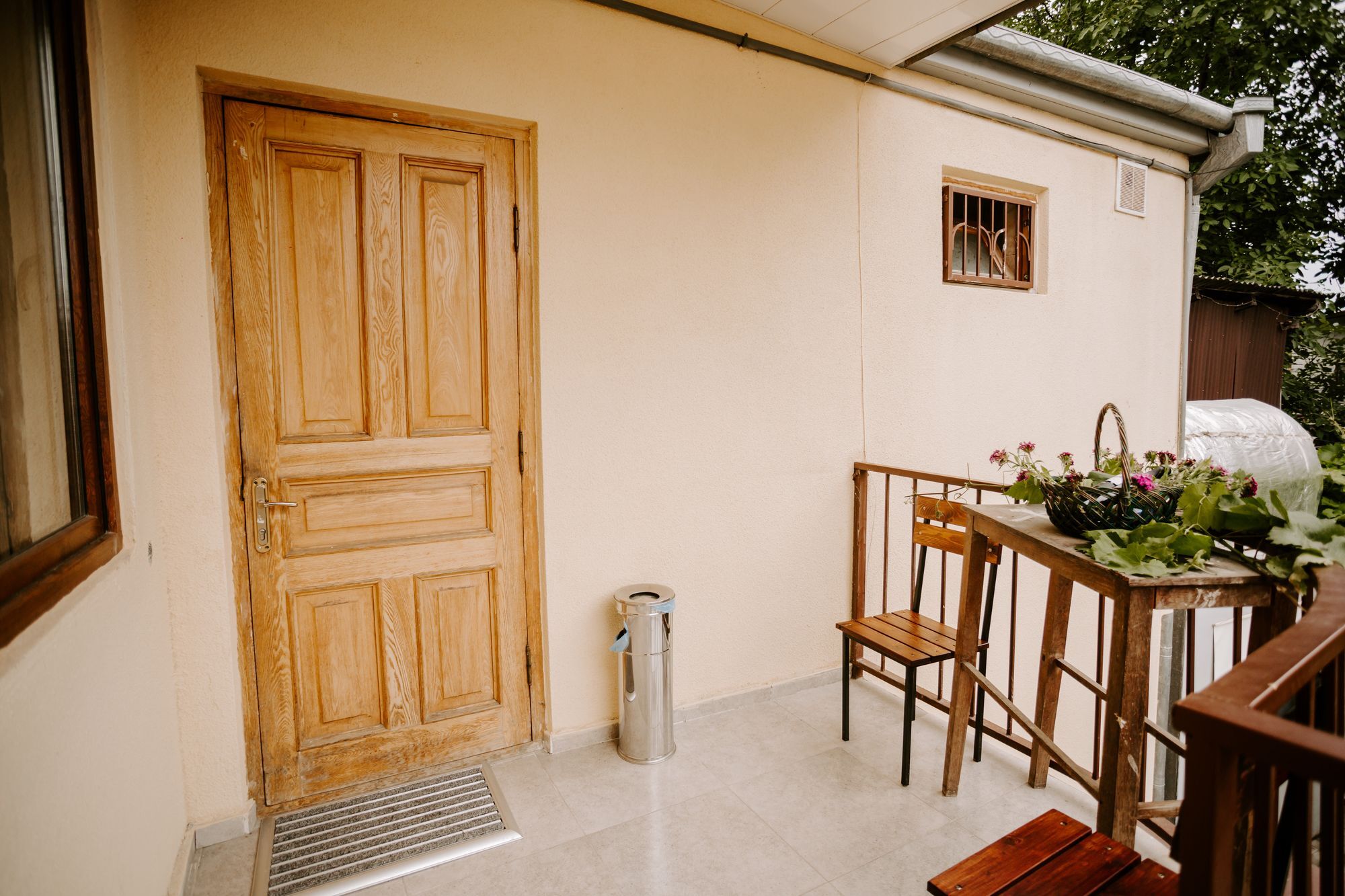 Tbilisi Viking Hostel ภายนอก รูปภาพ